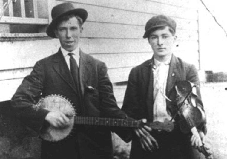 Banjo player and fiddler, 1912. Endicott, Virginia.
